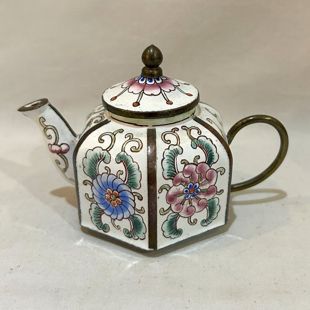 VTG Mini Teapot Chinese B Yee Enamel and Brass CLOISONNE Hexagonal Floral 2 5/8"